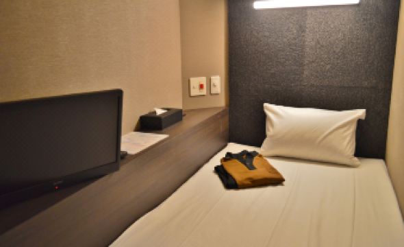 Bizcourt Cabin Susukino - Caters to Men