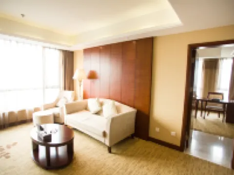 Hongwei Hotel فنادق في فونينغ