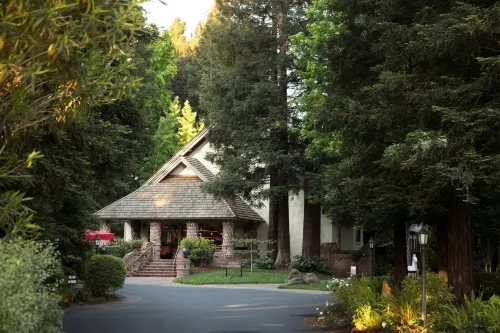 Harvest Inn Hotels in Kenwood