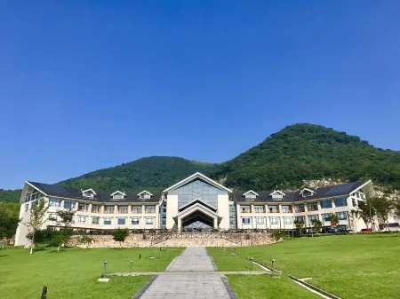 Yixing Futao Hotel Отели рядом с достопримечательностью «Linggu Cave»