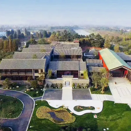 Yangzhou Slender West Lake National Medical College Heyi Hotel