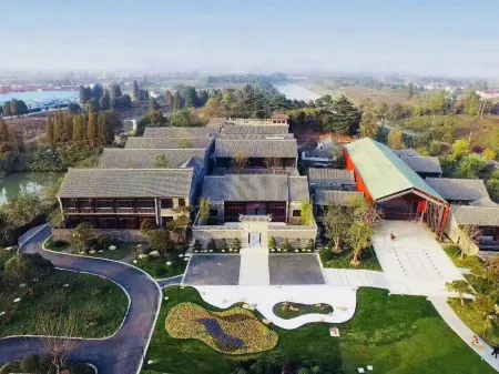 Yangzhou Slender West Lake National Medical College Heyi Hotel