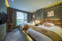 Huangshan Qingtan Peak No. 6 Theme Bed and Breakfast