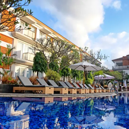 Kuta Beach Club Hotel Отели рядом с достопримечательностью «Пляж Кута»