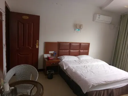 Huang Ping Yan Fei Business Hotel Отели рядом с достопримечательностью «Former site of Chinese Soviet Bank»