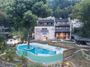 Qingmei Xueshe Shilily Hot Spring Hotel