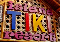 Island Tiki Paradise Resort - parking