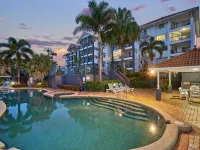North Cove Waterfront Suites Hotels in Cairns North