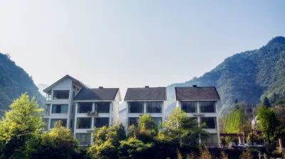 허룬 스지아 홀리데이 호텔 바이샤춘/백사촌 주변 호텔