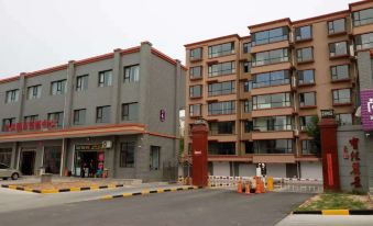 Youjia fashion boutique hotel