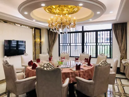 Phoenix Hotel Отели в г. Цзиеси