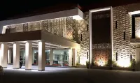 Hotel Sinar 1 Pasar Ikan Kalanganyar 주변 호텔