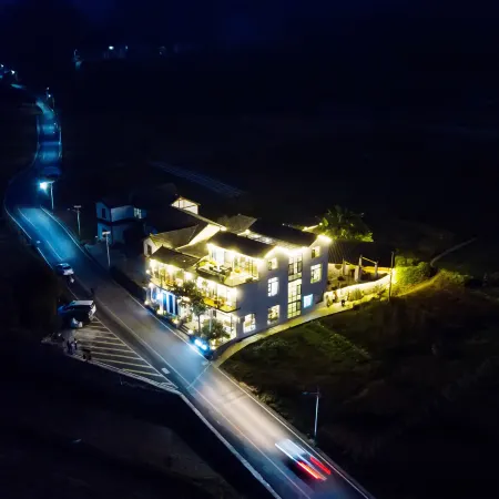 Xingyi Wanfeng Linyi Boutique Inn (Wanfenglin Baguatian Attractions)