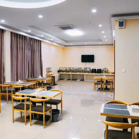 Gujing Junlai Hotel (Feidong Pazhou Central Plaza Hui Mall)