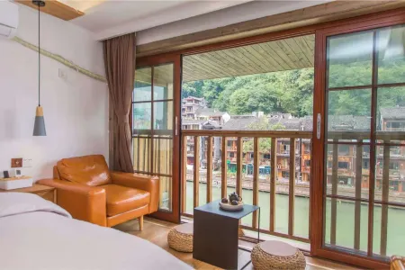 Jianyun Riverview Hostel Отели рядом с достопримечательностью «Xiong Xiling Former Residence»