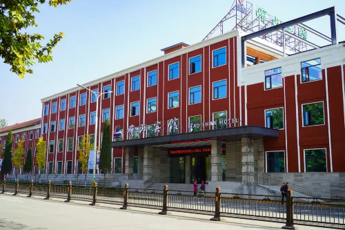 Lushan Hotel (Sanmenxia Liufeng Road) Hotel di Pinglu