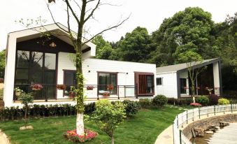 Huirun Xiangcun Hotel