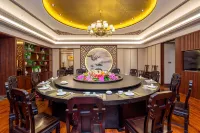 Heaven-sent Plaza Hotel Zhanjiang - piscina