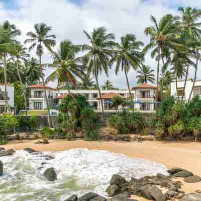 Kumu Beach Hotel Exterior