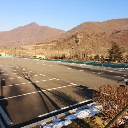 Maple Aroma Valley Hot Spring Resort Hotel