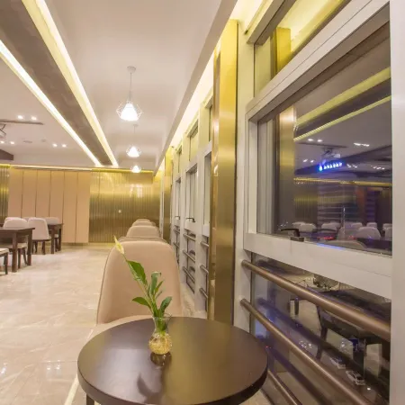 Golden Sunshine Hotel