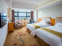 維也納3好酒店（茂名沿江大廈店） 鄰近茂名汽車總站-西區的酒店