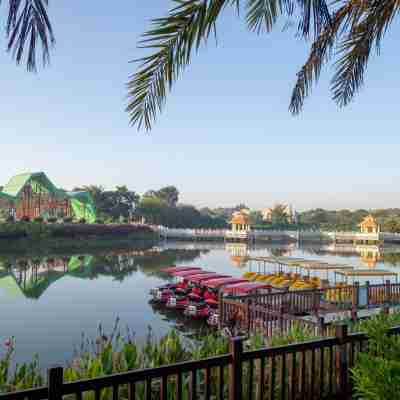 化州燕嶺綠湖灣酒店 Hotel Exterior