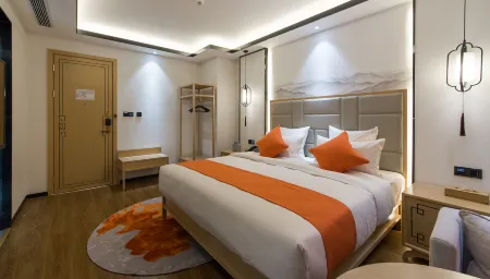 Babymoon Hotel（Kunming old street） Отели рядом с достопримечательностью «Junfa Xiliangtang Wetland Park»