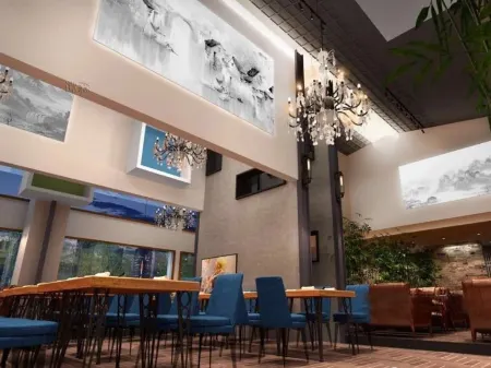 Me Young Me House Hotel (Xiangyin Zuo Zongtang Square) Отели рядом с достопримечательностью «Yangsha Lake Colorful Flower Field»