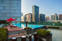 Hilton Shenzhen Futian - Rooftop Pools