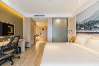 Atour Hotel (Xuzhou Global Harbor) Hotels near Huilongwo Historical and Cultural Block in Xuzhou City