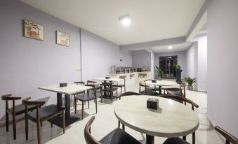 Pinjia Business Hotel