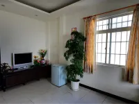 Capstone Zhao Ming Yuan Bed and Breakfast Hotels near Qingnianling Loop Pathway