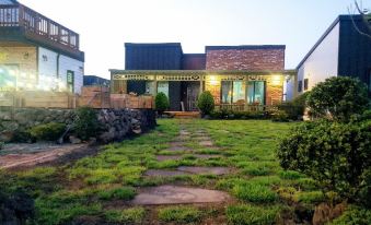 Jeju Jongdal Feel House Pension