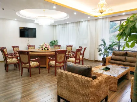 Nanshan Chayuan Hotel Отели в г. Чжаопин