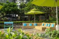 Yangshuo Giggling Tree Hotel (Yulong River Scenic Area)