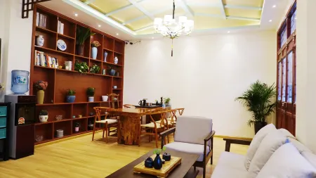 Baili Rhododendron Qingyi Yashe Inn Отели рядом с достопримечательностью «Shiniu Tourism Town»