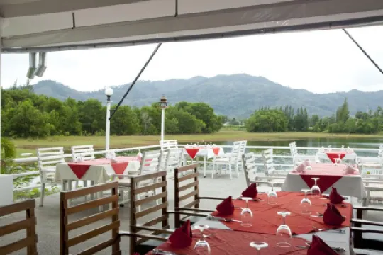 Chabana Resort Bang-Tao Beach Phuket Отели рядом с достопримечательностью «Пляж Сурин»