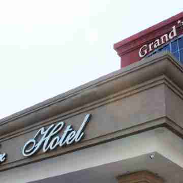 Grand Mir Hotel Hotel Exterior