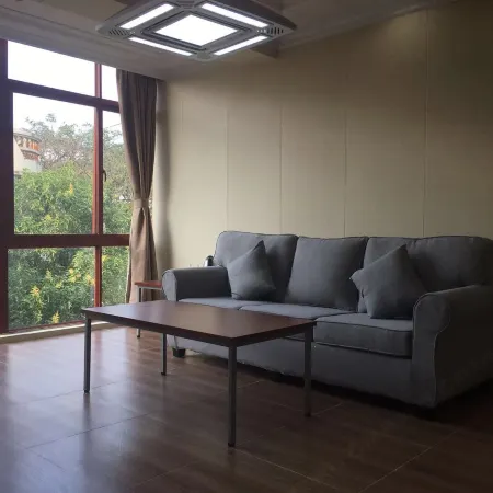 QionghaiZhongrui Inn