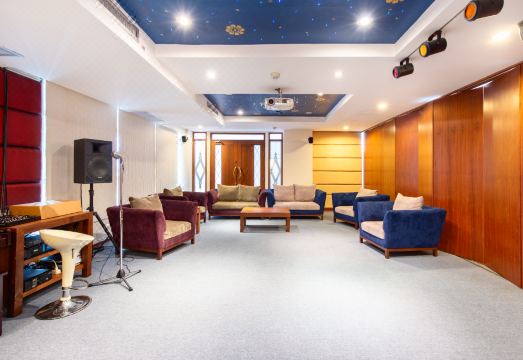 Lasalle Suites and Spa Over view