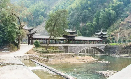 Pan an Crescent Pavilion Homestay Отели рядом с достопримечательностью «Lingjiangyuan Scenic Area»