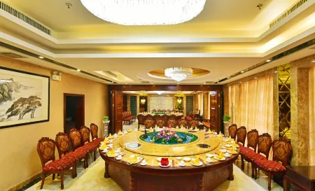 Golden Harbor Hotel Отели рядом со станцией Hezhou Railway Station