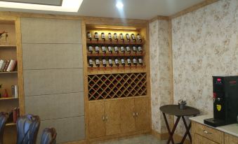 Liangcheng Yang world select hotel