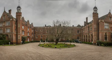 Wotton House Отели в г. Доркинг