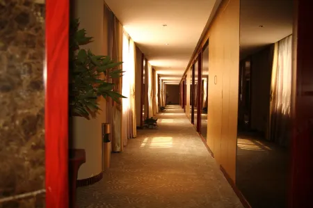 Shangri-La Hotel Sheyang Отели рядом с достопримечательностью «Xingfu Park»