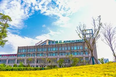 Gujing Junlai Hotel (Feidong Pazhou Central Plaza Hui Mall) Hotels in Hefei
