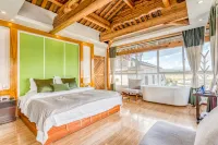 Floral Hotel·Tengchong Yungui View hotel (Heshun Ancient Town) Hotels in Tengchong