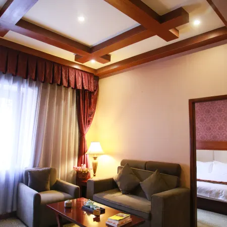 Lanyue Valley Hotel (Daocheng Yading Scenic Area)
