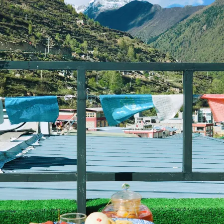 Siguniang Mountain Xidu International Youth Hostel